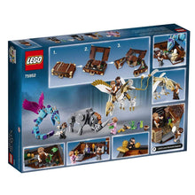 Load image into Gallery viewer, Newt's Case of Magical Creatures LEGO&reg; from Fantastic Beasts: The Crimes of Grindelwald&trade;
