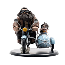 Load image into Gallery viewer, Harry Potter &amp; Rubeus Hagrid Limited Edition Q-Fig Max Figure
